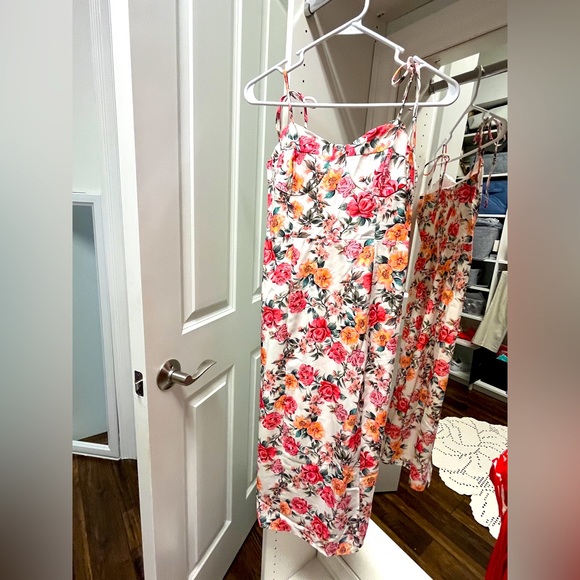 Cupshe x Vanessa bundle 1 bikini set, 1 bathing suit, 1 dress -all size small - Picture 2 of 10